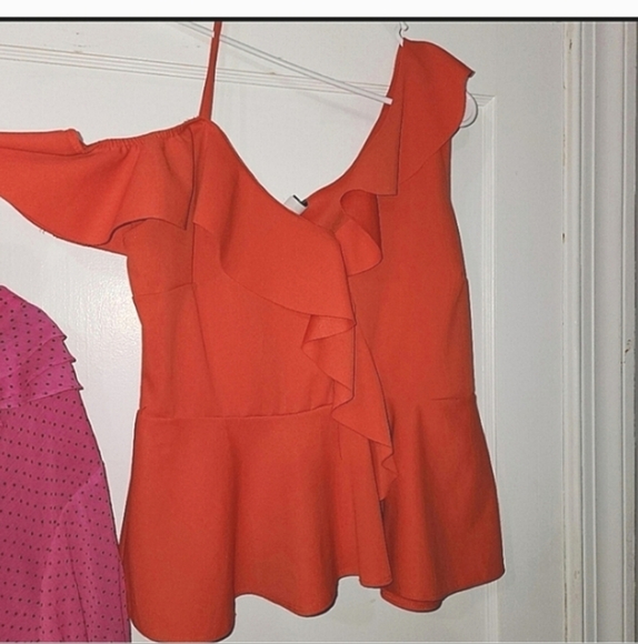Boutiques 2x 1 side off shoulder blouse - Picture 1 of 3